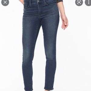 Athleta Dark Wash Sculptek Design For‎ Performance &  Movement Woman’s Jeans 4